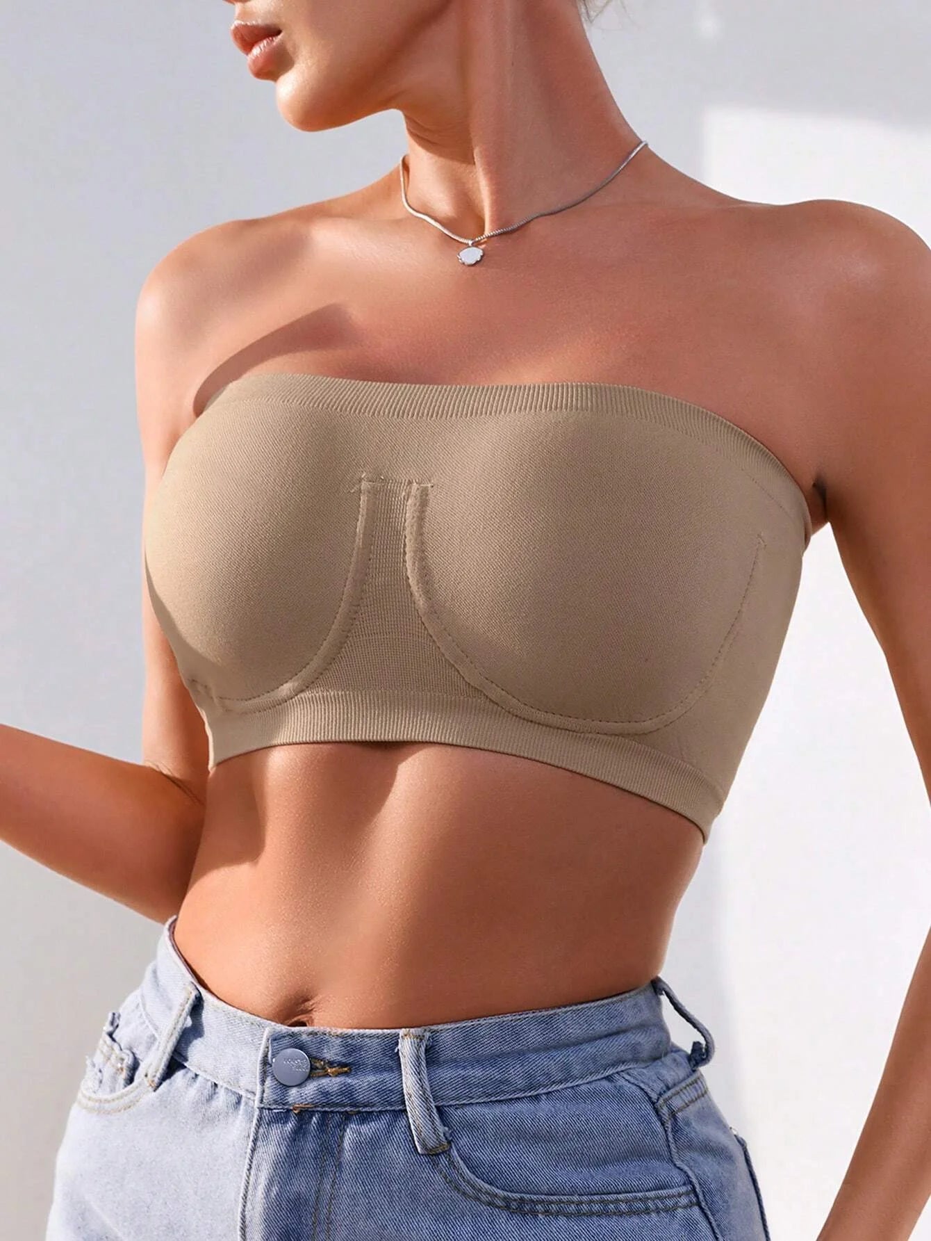 Strapless bandeau bras
