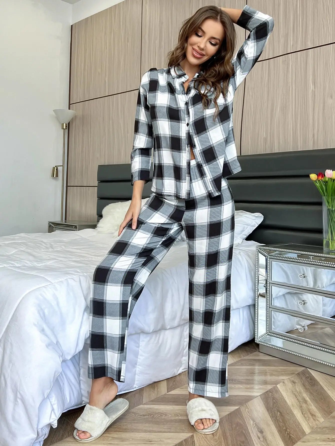 Women's plaid long-sleeved pajama set for spring and autumn