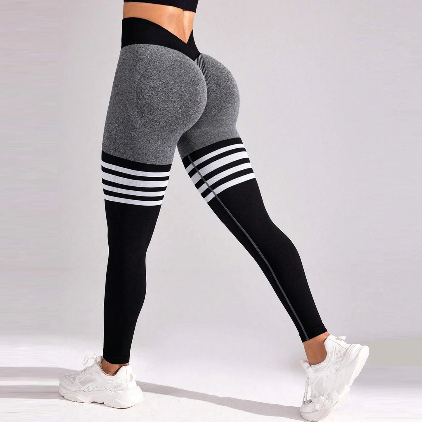 Women's butt-hugging leggings with a V-shaped back seam