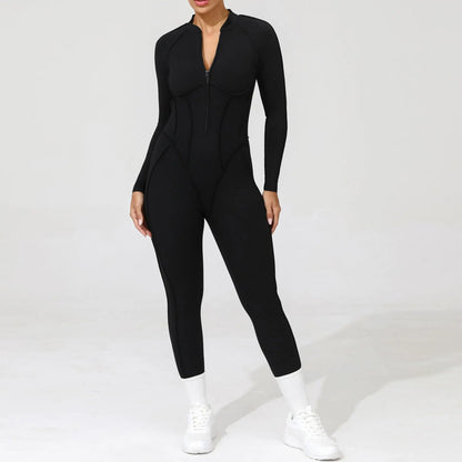 Naisten muotoja imarteleva jumpsuit -shortsimalli