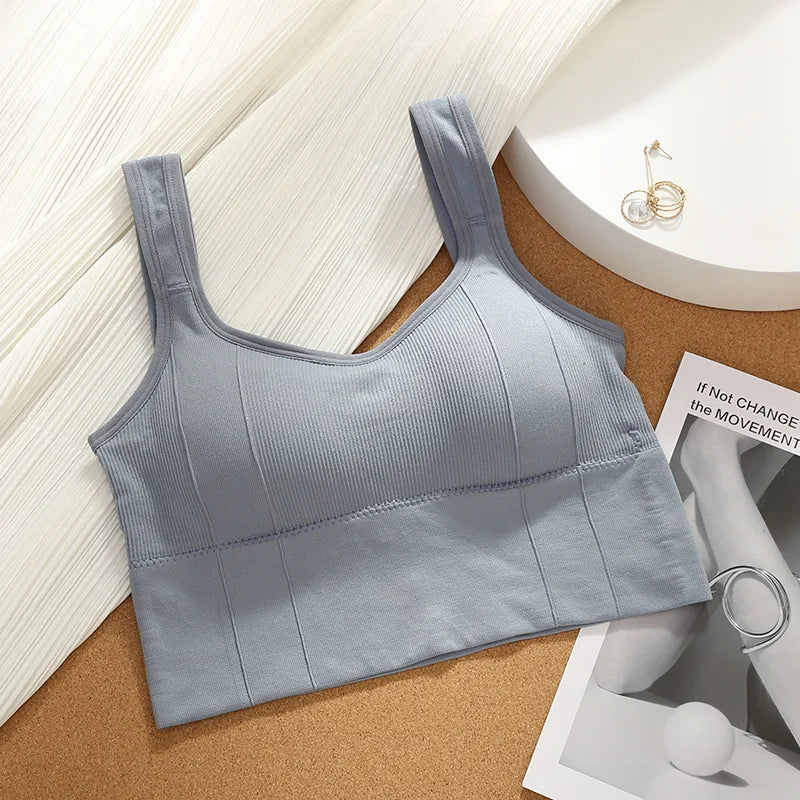 Women's seamless sports bras 