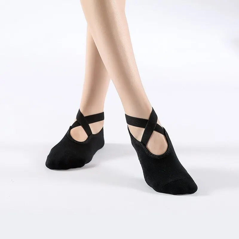 High quality non-slip pilates socks slippers for women 