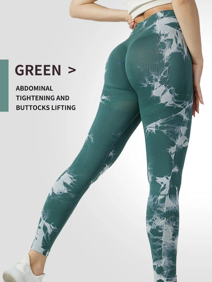 Leggingsit, kirjavat urheiluun, joogaan ja oleskeluun