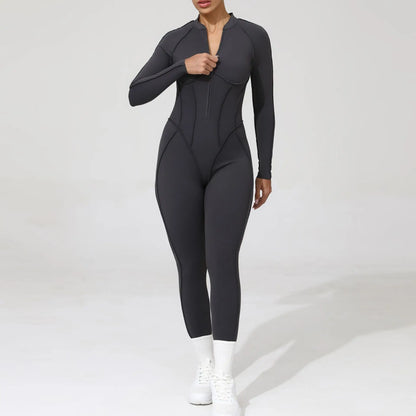 Naisten muotoja imarteleva jumpsuit -shortsimalli