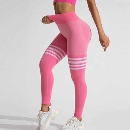 Women's butt-hugging leggings with a V-shaped back seam 