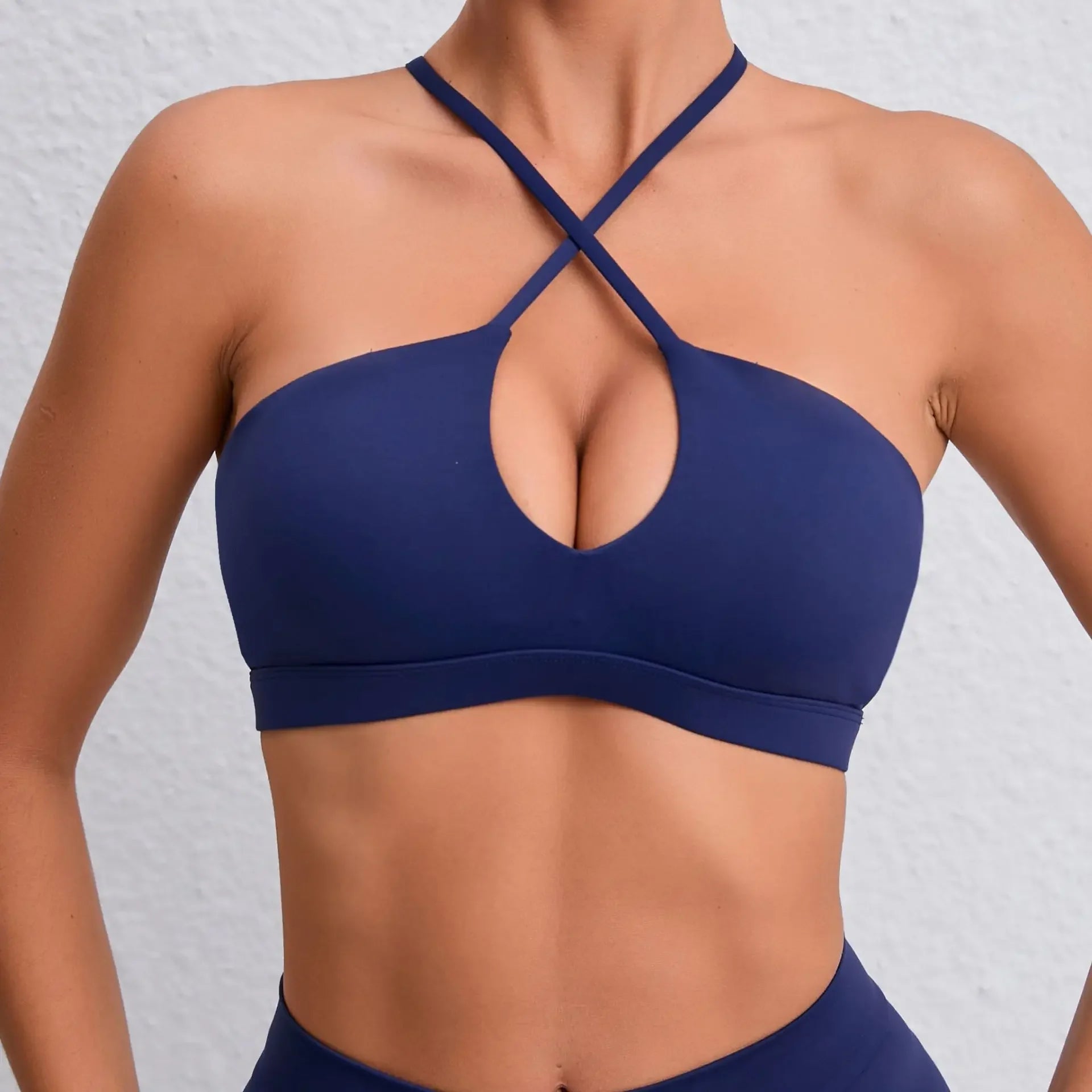 Women's sports bra with crisscross straps 