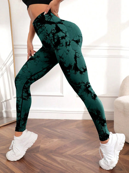 Leggingsit, kirjavat urheiluun, joogaan ja oleskeluun