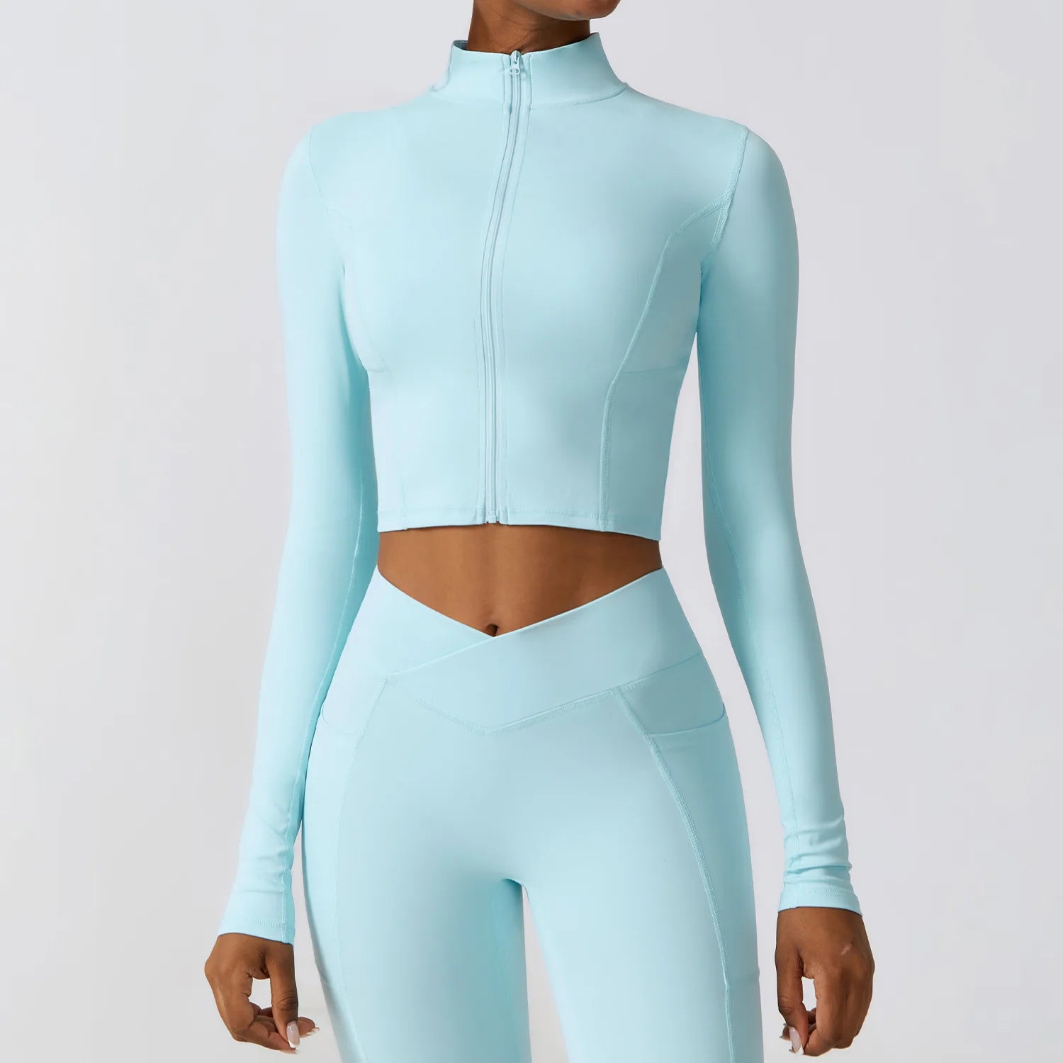 Long-sleeved training shirt with zipper